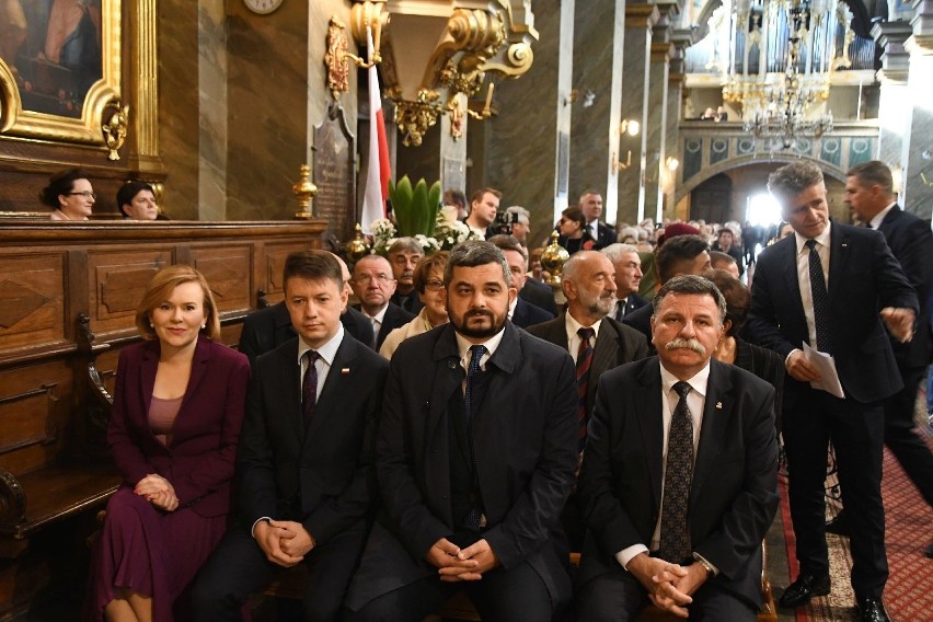 W niedzielę został oficjalnie odsłonięty przy ulicy...