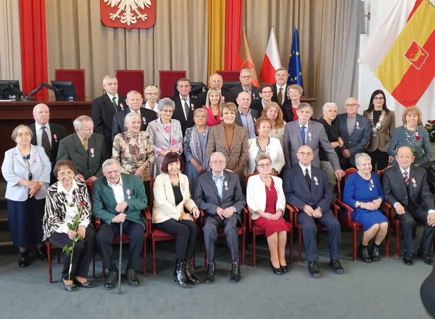 Złote gody łódzkich seniorów. 71 par odebrało medale za...