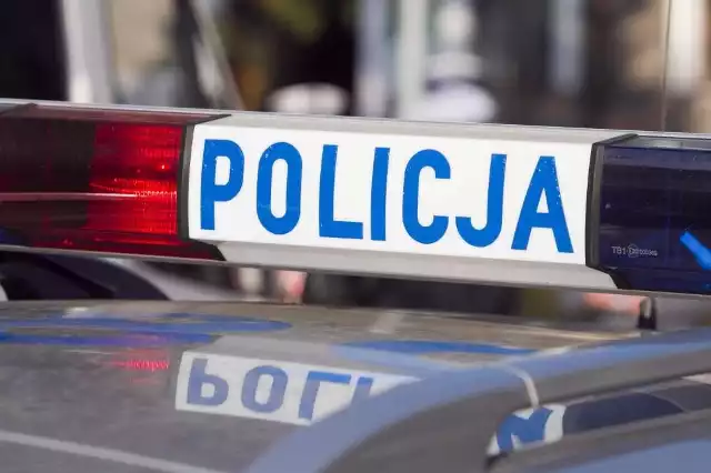 Kierownik posterunku policji w Kuślinie otrzymał zgłoszenie o podejrzanym mężczyźnie, który kręci się rejonie stacji paliw w Opalenicy.