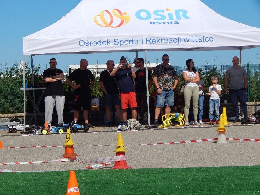 Pokazy zdalnie sterowanych aut na usteckiej promenadzie (zdjęcia)