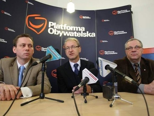 Ryszard Stachurski (w środku) będzie nowym wojewodą pomorskim.