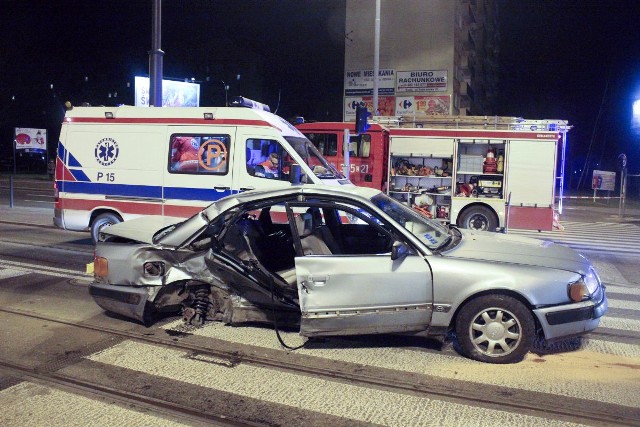 Dwie osoby zostały ranne w wypadku na skrzyżowaniu Rydza-Śmigłego i Przybyeszewskiego