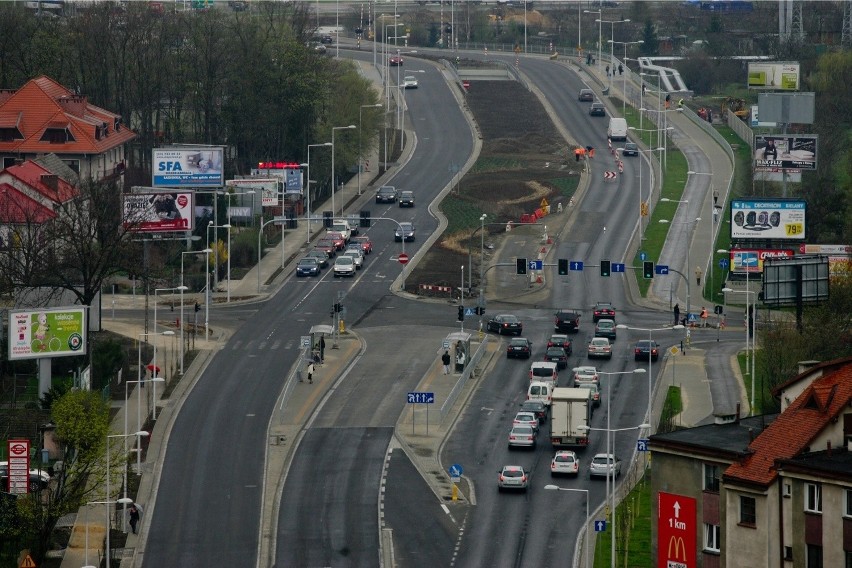 Wrocław: Jeszcze nie mamy metrobusu, a już musimy remontować buspas