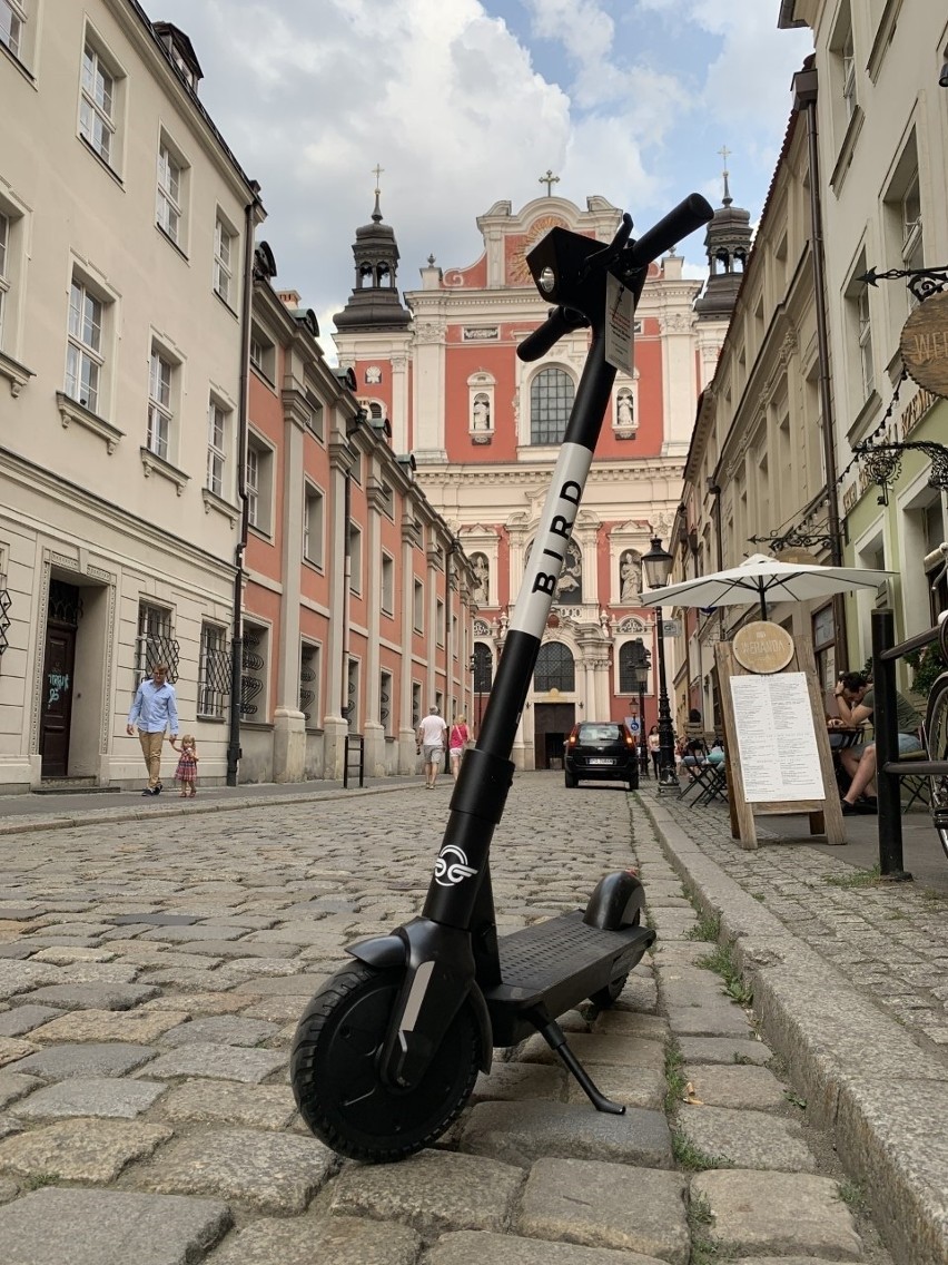 Kraków. Hulajnogi elektryczne kolejnej firmy na ulicach naszego miasta