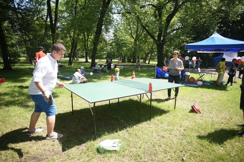 MARSZ KOD-u, piknik i toast za wolność w parku im. Poniatowskiego [ZDJĘCIA]