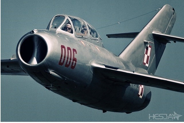 Lot historycznym samolotem SBLim-2.pl....