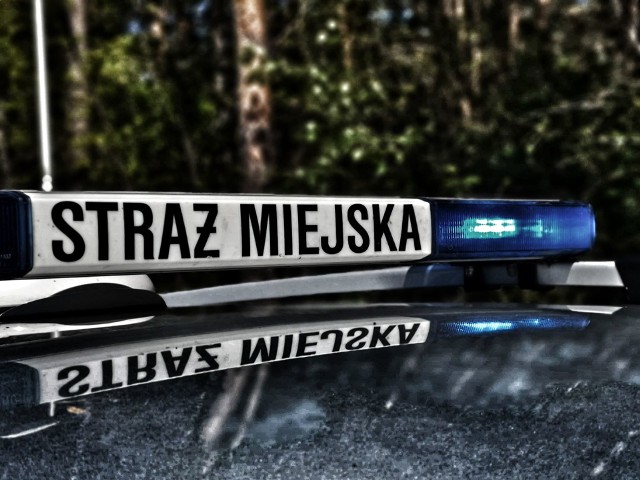 Straż Miejska w Białymstoku eskortowała rodzącą kobietę do szpitala