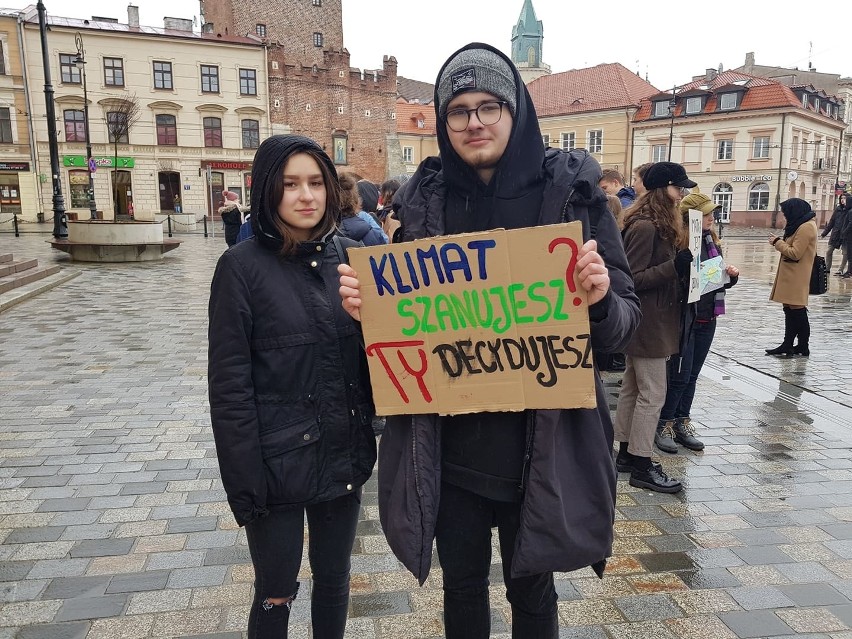 Młodzieżowy Strajk Klimatyczny w Lublinie. „To nie jest świat, w którym chcę żyć" 