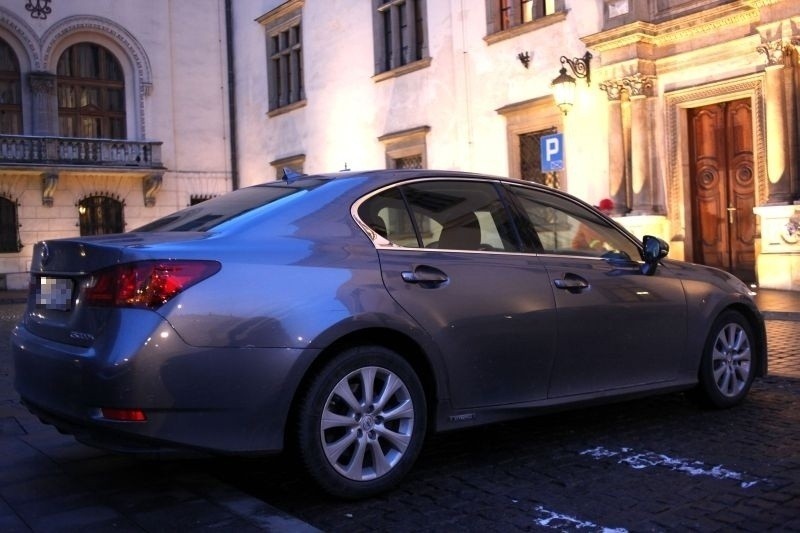 Lexus - nowy samochód służbowy prezydenta Jacka...