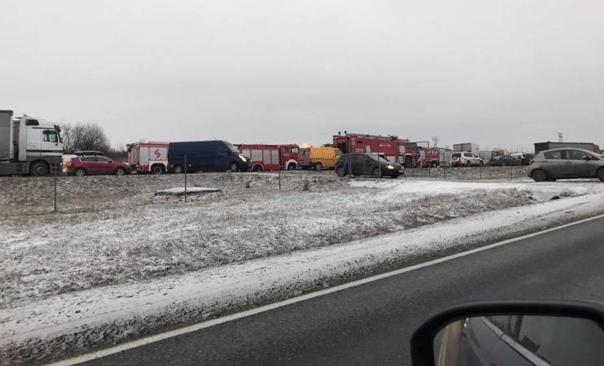 Karambol na A4. Zakończyły się utrudnienia [ZDJĘCIA]