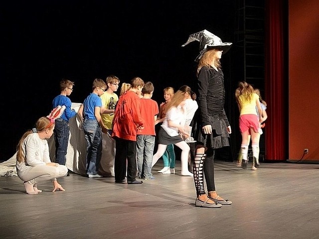 W Międzyrzeckim Ośrodku Kultury odbyły się Powiatowe Spotkania Teatrów Dziecięcych i Młodzieżowych Pro Arte 2014.