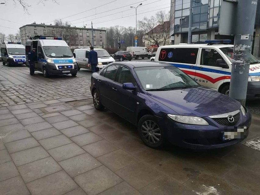 Wypadek na ul. Piotrkowskiej przy ul. Sieradzkiej. Jedna osoba ranna [zdjęcia]