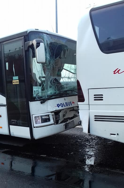 W Bielanach Wr. zderzyły się dwa autobusy [FOTO]