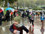 Dzieci biegały w deszczu. Pomimo pogody, pierwsza edycja wydarzenia w Wodzisławiu Śląskim była bardzo udana. Zobaczcie ZDJĘCIA  