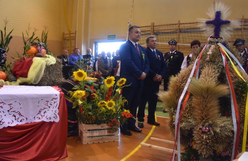 Pogoda przeszkodziła w organizacji moskorzewskich dożynek. Miejsce imprezy zmieniano dwukrotnie   