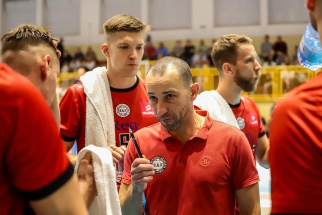 Trener REA BAS-u Białystok Krzysztof Andrzejewski oczekuje ciekawego widowiska w meczu ze spadkowiczem z PlusLigi
