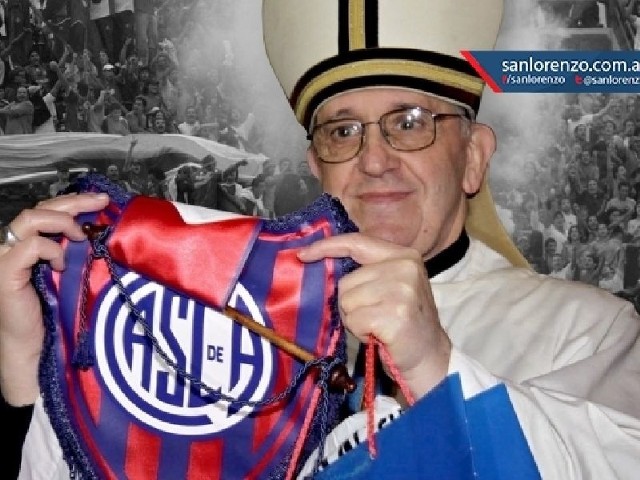 Jorge Mario Bergoglio interesuje się piłką nożną. Jako prymas Argentyny kibicował drużynie San Lorenzo de Al-magro Buenos Aires. Ma nawet legitymację członka klubu. 