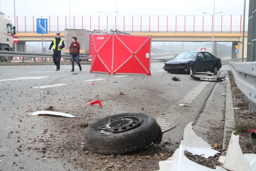 Śmiertelny wypadek w Kielcach. Zginął młody mężczyzna [WIDEO, zdjęcia]