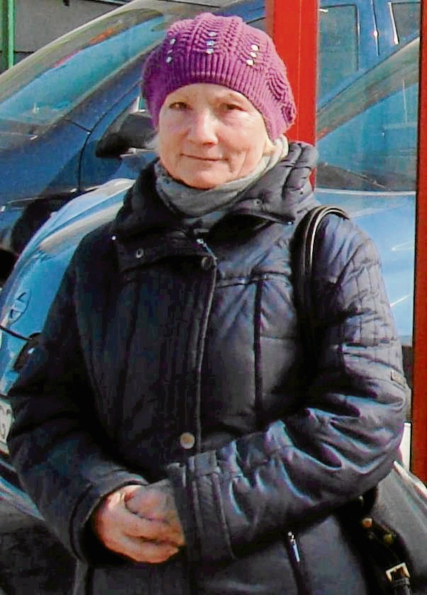 Wanda Bogdanik, mieszkanka Chełmka twierdzi, że po likwidacji połączenia busami do Krakowa pasażerowie mają duże problemy