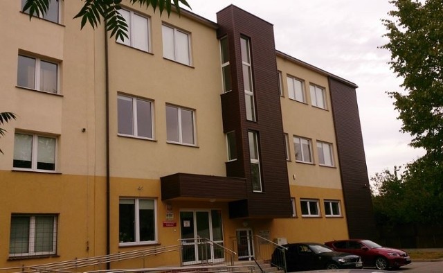 Budynek DODN przy ulicy Skarbowców we Wrocławiu.