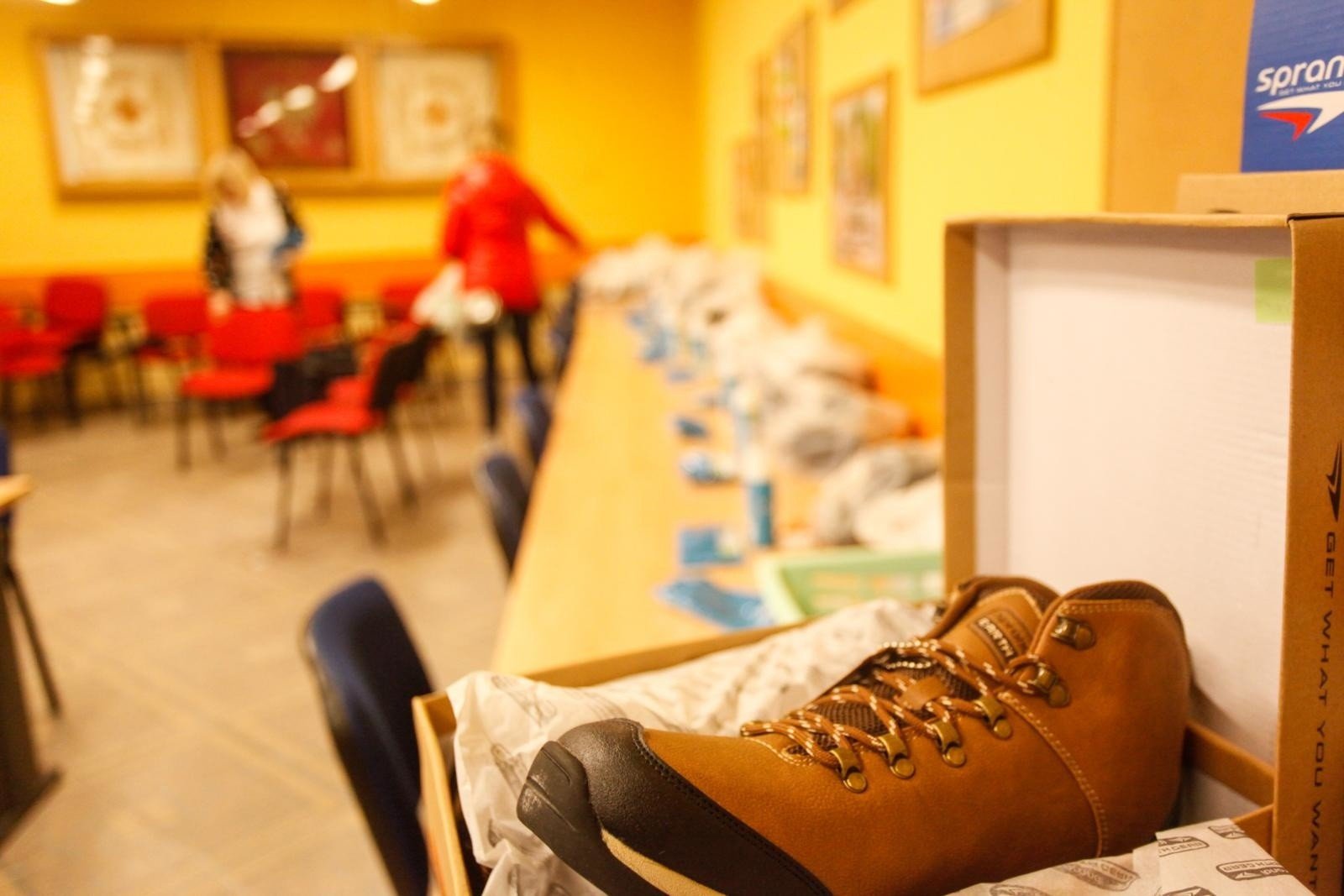 Buty stojące na stole | Nowości Dziennik Toruński