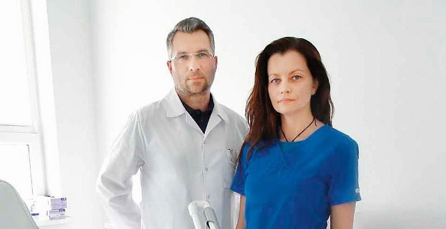 Sanmedica Clinic powstała z potrzeby stworzenia miejsca, gdzie każdy pacjent będzie czuł się komfortowo. Na zdjęciu doktor Piotr Satławski, specjalista urolog oraz lekarz stomatolog Małgorzata Satławska.
