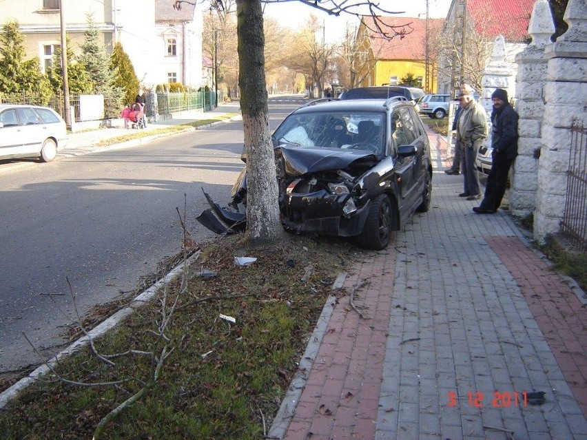 Skarbimierz: dwie osoby ranne w wypadku. Mazda uderzyła w...