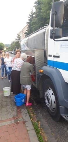 Alarm w Wieliczce i Biskupicach. Skażenie wody bakteriami coli w mieście i dwunastu wioskach. Problem dotyczy ok 40 tys. osób [AKTUALIZACJA]