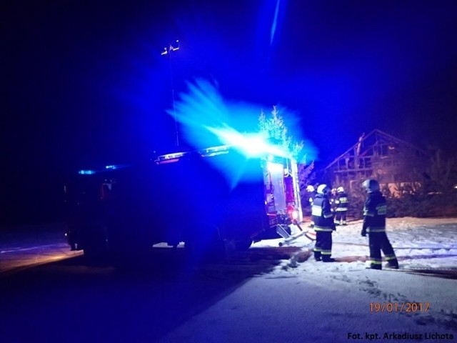 19 stycznia o godz. 00:20 grajewscy strażacy otrzymali zgłoszenie o pożarze budynku mieszkalnego w Rajgrodzie.