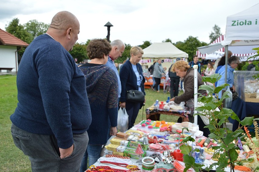 Stragany przyciągały klientów bogatą ofertą