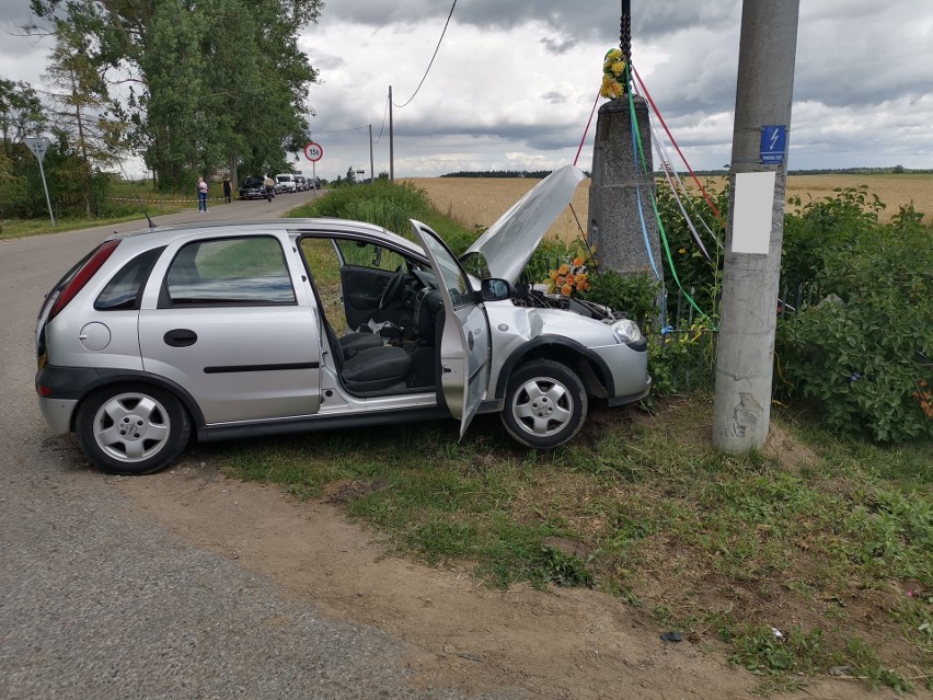 Tajno Stare. Zderzenie opla z fordem. Kobieta wymusiła...