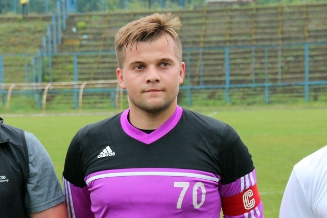 Przemysław Michalski, bramkarz Granatu Skarżysko-Kamienna, obronił drugi w ostatnim czasie ważny rzut karny. Wcześniej wyłapał "jedenastkę" w meczu z Koroną II Kielce.