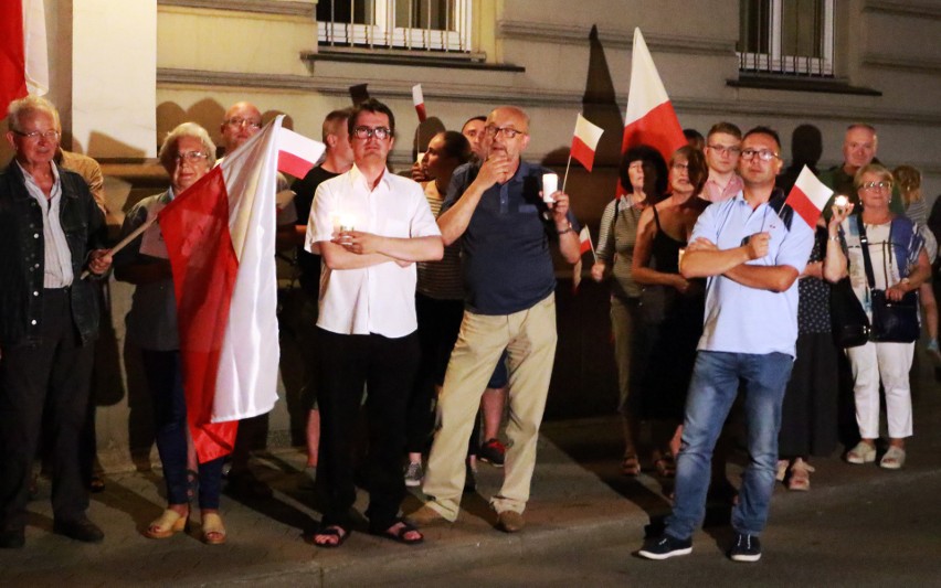 Przed sądeckim sądem manifestacja o trzecie veto [ZDJĘCIA, WIDEO]