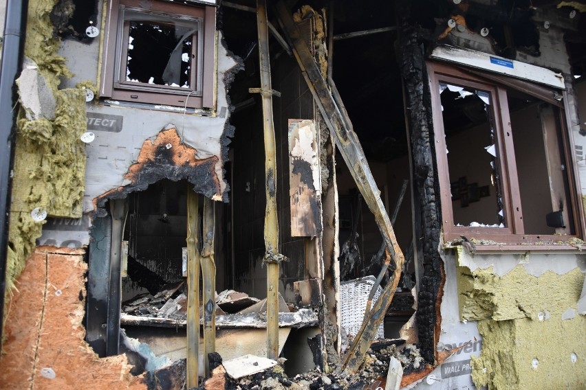 Rodzina Grobelny w jedną noc straciła w pożarze dom i cały...