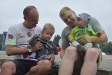 130 osób na starcie biegu KolorLOVE Łazy. Biegli dla Oliwierka ZDJĘCIA