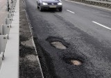 Kraków: coraz mniej pieniędzy na remonty dróg