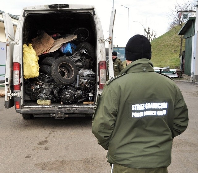 Kradzione silniki zatrzymano na polsko - ukraińskich przejściach granicznych w Krościenku i Medyce.