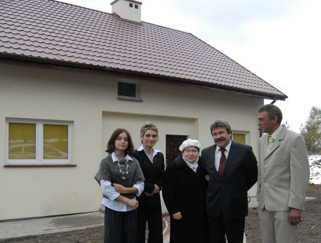 Na zdjęciu od prawej – Kazimierz Bieryt, Andrzej Bajor, jego matka Józefa Bajor, Grażyna Bieryt z córką Klaudią. Fot. KRYSTYNA BARANOWSKA