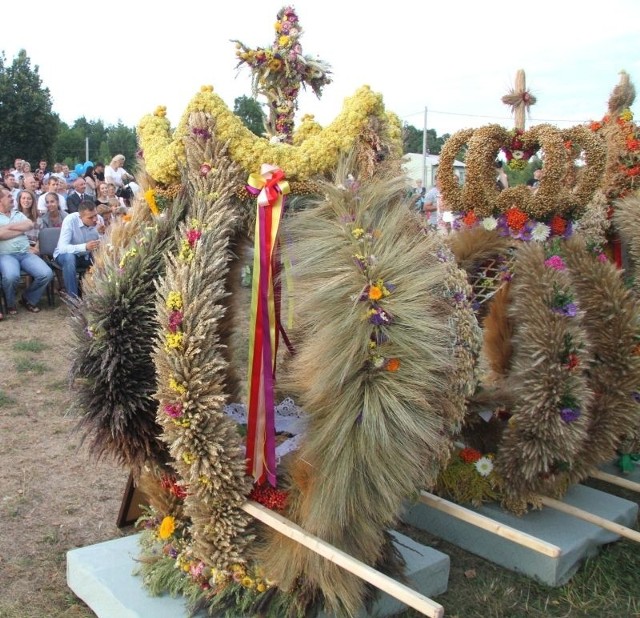 Wieniec Koła Gospodyń Wiejskich w Szewcach został wybrany najpiękniejszym w powiecie.