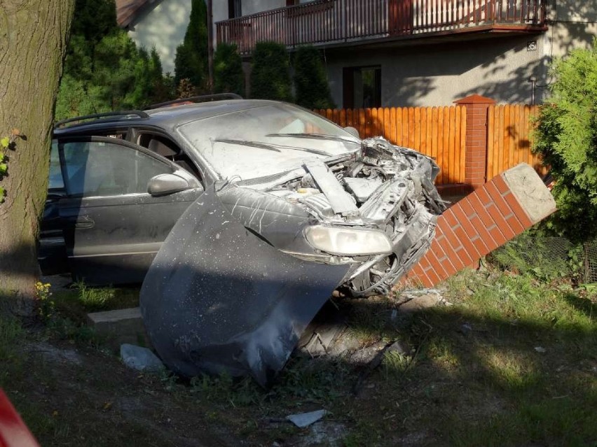 Wypadek w Nowej Wsi: Zderzenie dwóch aut, trzy osoby ranne