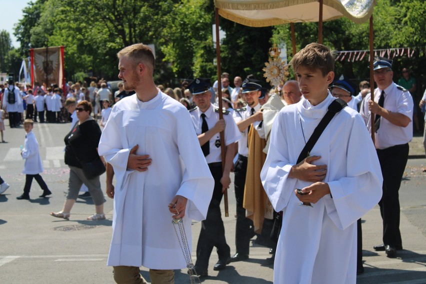 Procesja Bożego Ciała w Zelowie. Więcej na kolejnych...