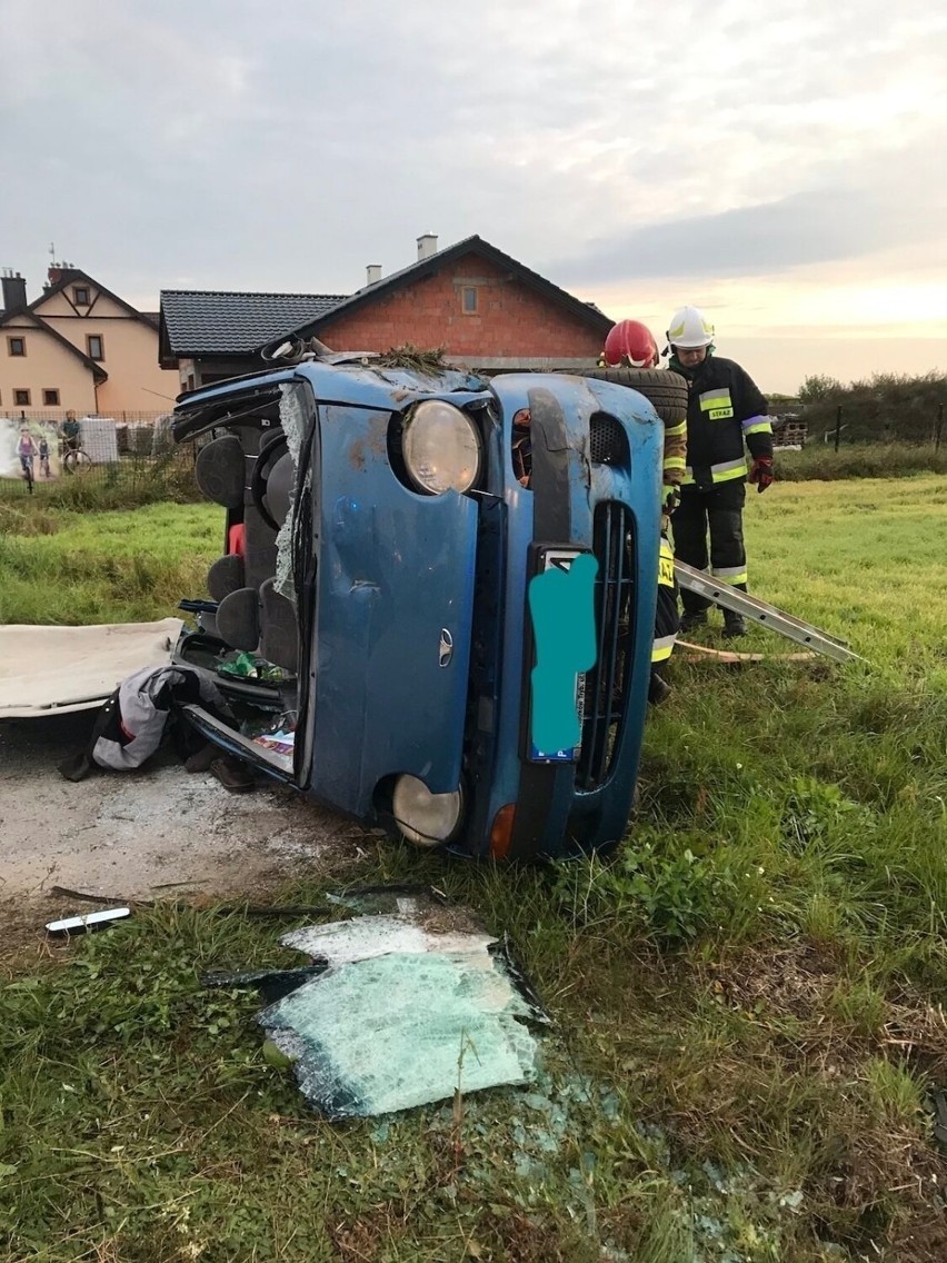 Daewoo matiz dachował na S8 w gminie Wolbórz. Do groźnie wyglądający wypadek (kolizja) na S8