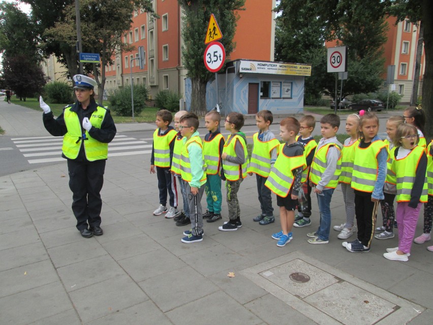 Policjanci z Częstochowy rozmawiali z dziećmi o...