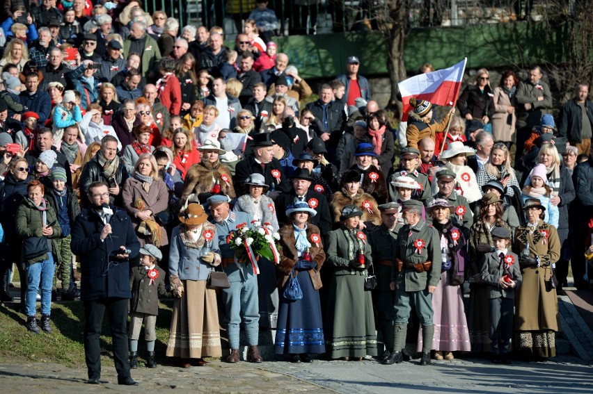 Święto Niepodległości 2021 w Przemyślu. Uroczystość pod pomnikiem Orląt Przemyskich [ZDJĘCIA]