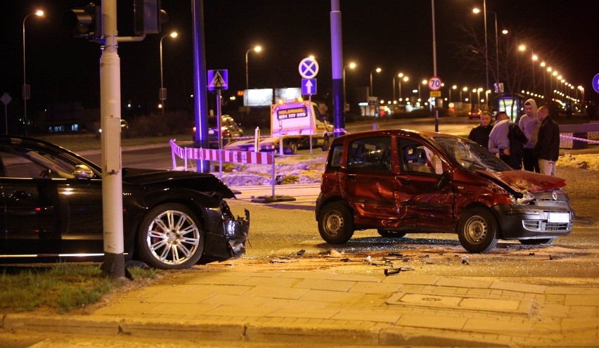 Wypadek na Rokicińskiej. Jedna osoba ranna [ZDJĘCIA]