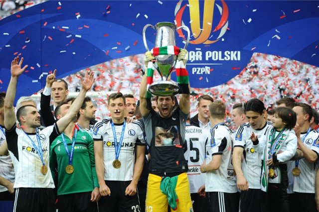 Legia Warszawa pokonała w finale Lecha Poznań na Stadionie Narodowym 2:1 i sięgnęła po Puchar Polski.