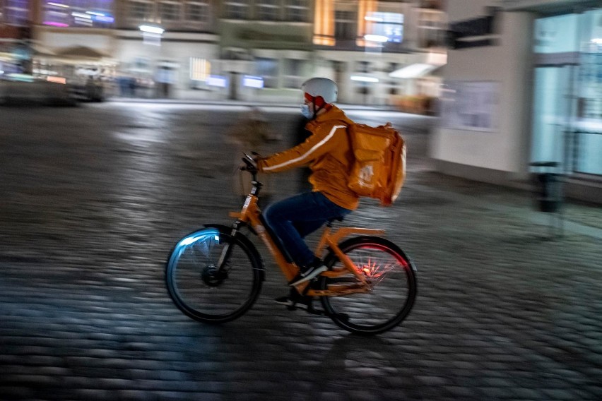 Maseczki nie są obowiązkowe w lesie, parku, w zieleńcach,...