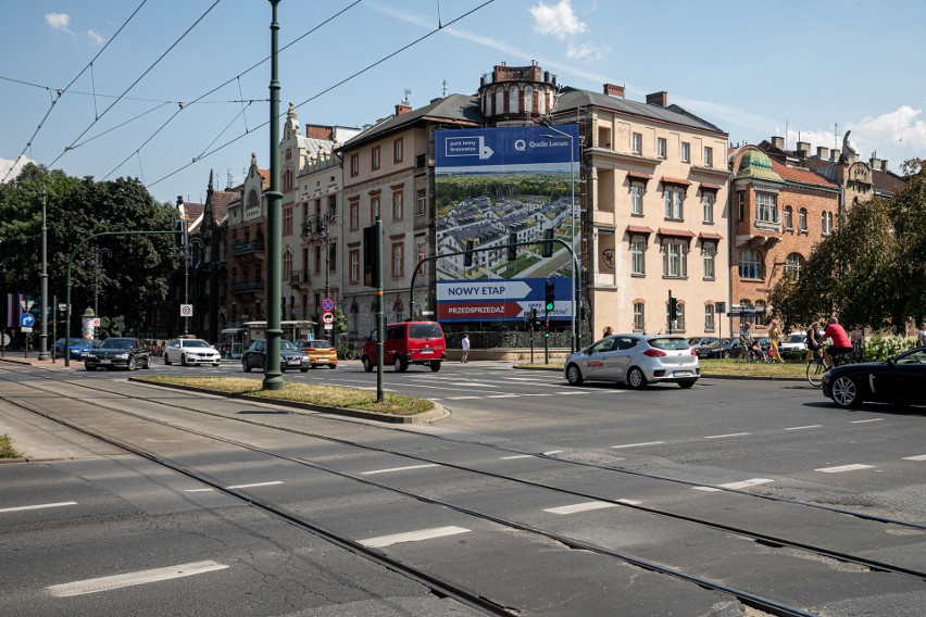 Kraków. Wreszcie koniec gigantycznej reklamy zasłaniającej wieczny remont bezcennego zabytku?