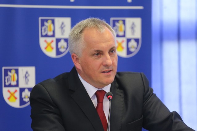 Sesja budżetowa 30 grudnia i wówczas starosta Jarosław Tadych dowie się, co o finansach sądzą radni.