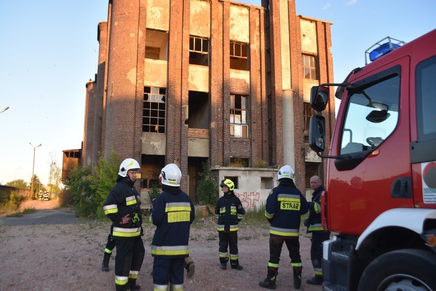 Katastrofa budowlana w Głogowie! Zawalił się fragment olbrzymiego pieca w starej cukrowni